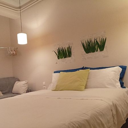 Filopappou Decent Apartment Athen Exterior foto