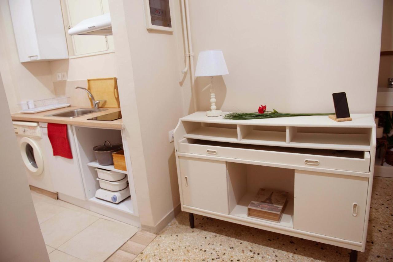 Filopappou Decent Apartment Athen Exterior foto