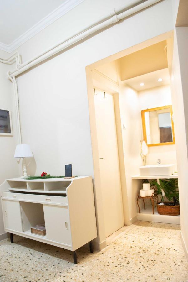 Filopappou Decent Apartment Athen Exterior foto