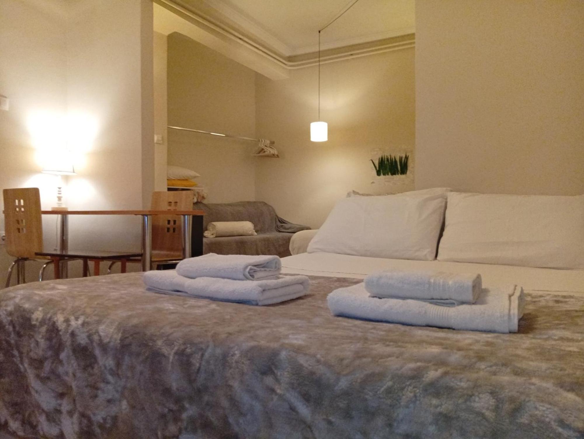Filopappou Decent Apartment Athen Exterior foto