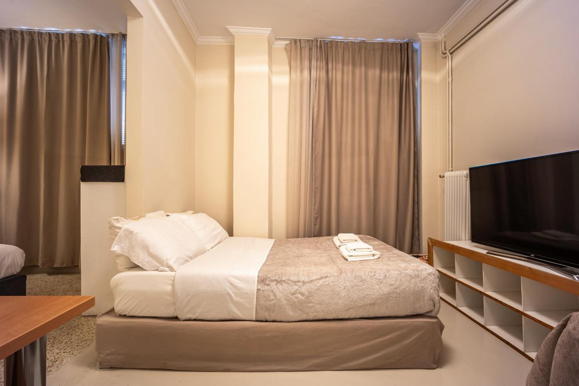Filopappou Decent Apartment Athen Exterior foto
